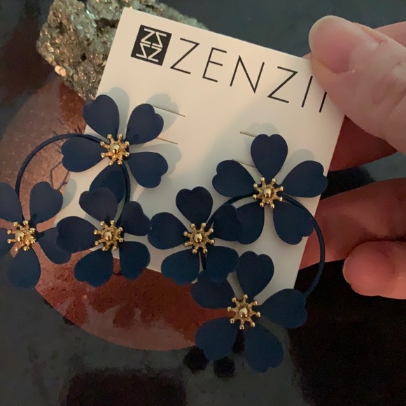 zenzii for anthropologie Jewelry - Zenzii Flower Earrings with 18k gold accents